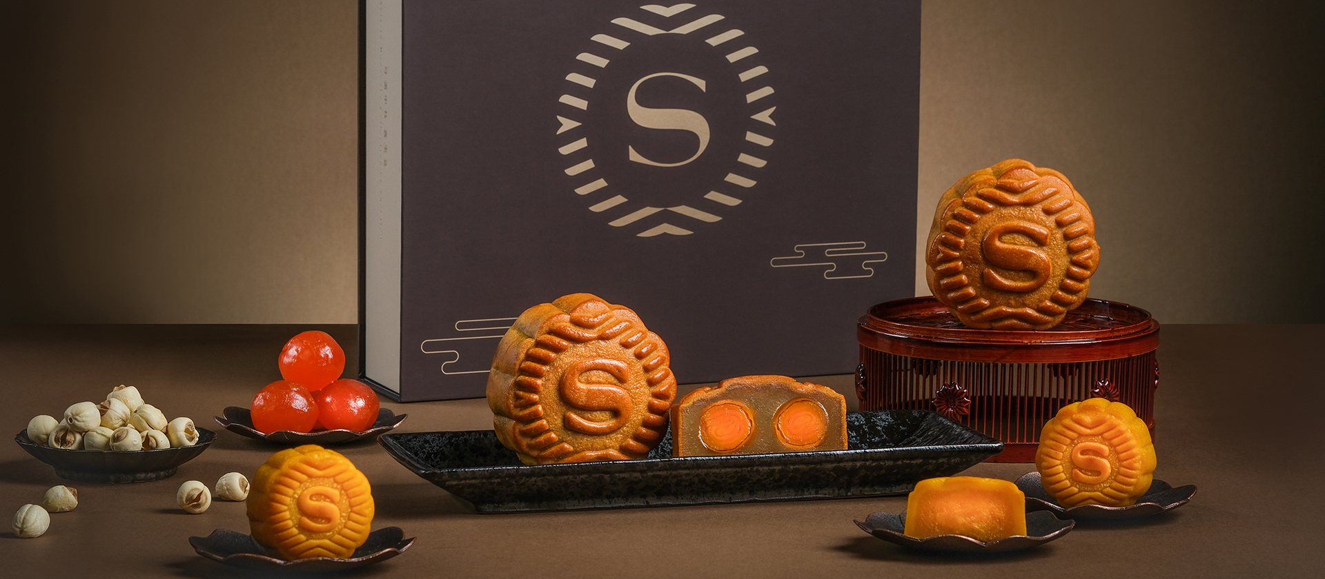 The Exquisite Mooncake Collection by Sheraton Hong Kong<br>
Up to 35% Early Bird Discount